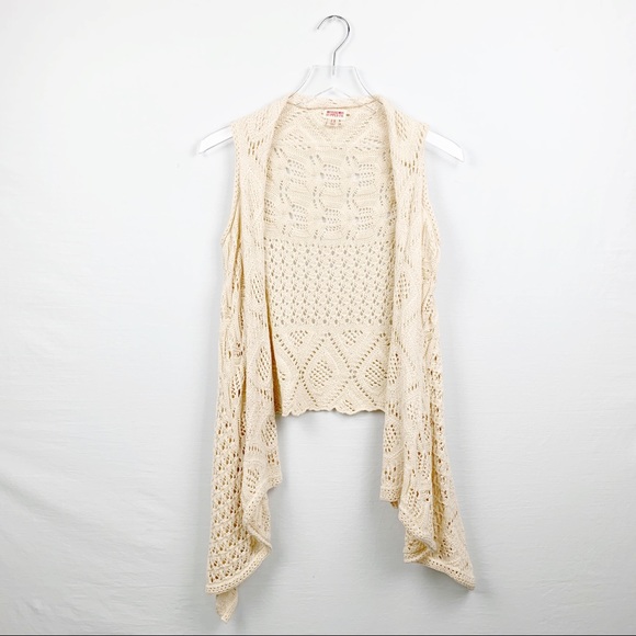 Mossimo | Crocheted Vest in Ivory - Picture 2 of 8